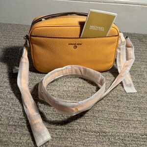 Michael Kors Jet Set Charm Camera Crossbody Leather Purse